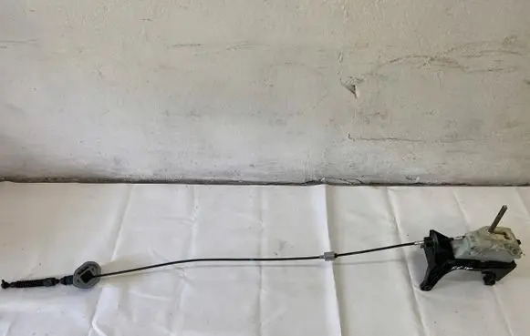 Hyundai Santa Fe Gear shift cable linkage 