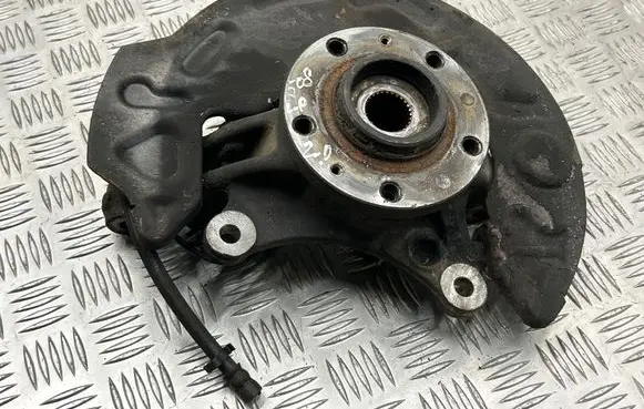 Front wheel hub spindle knuckle