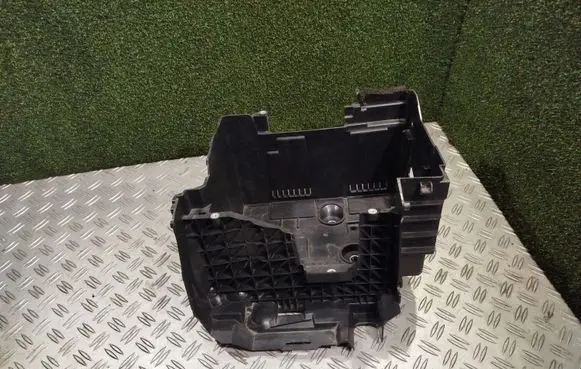 Battery box tray