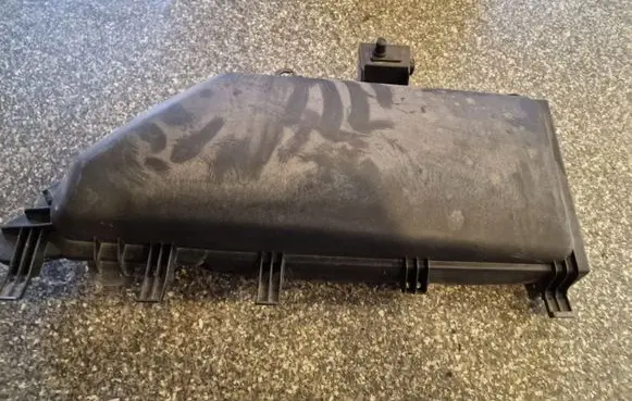 BMW 5 E60 E61 Air filter box cover 