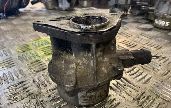 Renault Kangoo I Vacuum pump 8200113585