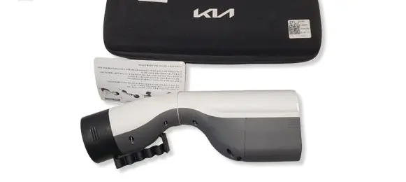 Hyundai Ioniq Battery charger (optional) CV030ZA