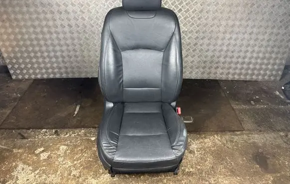 Subaru Outback (BS) Front passenger seat 