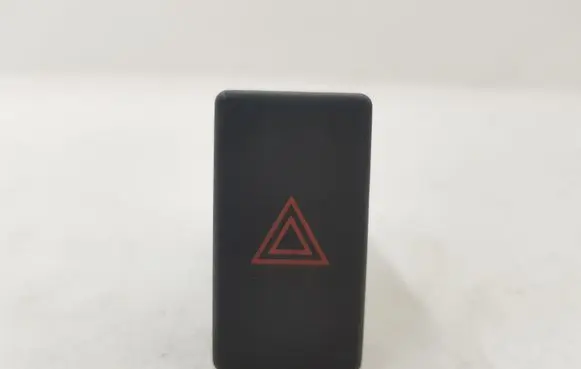 Toyota Avensis T250 Hazard light switch 157963