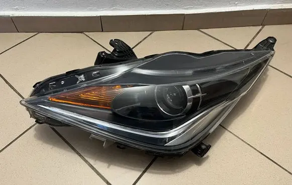 Toyota Aygo AB40 Headlight/headlamp AYGOII2