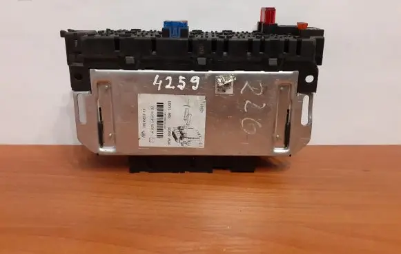Mercedes-Benz S W220 Fuse box set 05045114 A0295450432