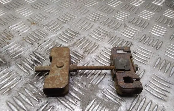 Nissan Leaf I (ZE0) Other handbrake/parking brake parts 