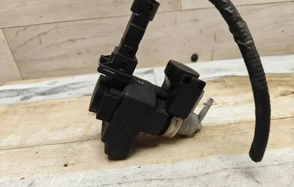 Hyundai Tucson JM Turbo solenoid valve 70027200