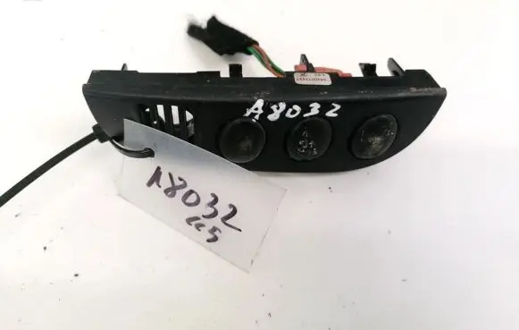 Citroen C3 Cruise control switch 96405774XT