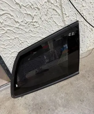 Citroen C4 Grand Picasso Rear side window