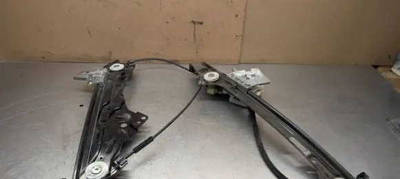 Mercedes-Benz CLS C218 AMG Rear door window regulator with motor A2198200642