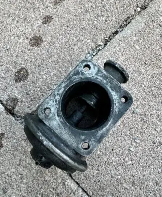 BMW 5 E39 EGR valve 7785452 9H09L 72177056