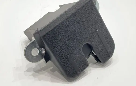 Volkswagen Golf VII Tailgate exterior lock 