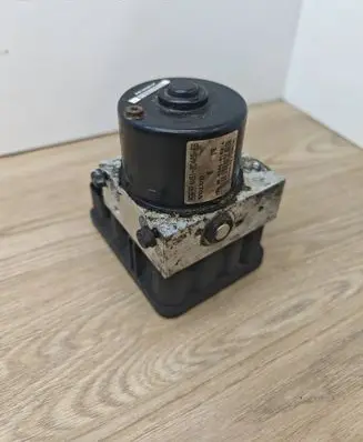 Volvo V50 ABS Pump 30672506A KSU4E07D32 00001251E1