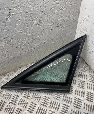 Seat Altea XL Front triangle window/glass 5p0845411
