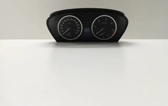 BMW 5 E60 E61 Speedometer (instrument cluster) 9135253 62119135253