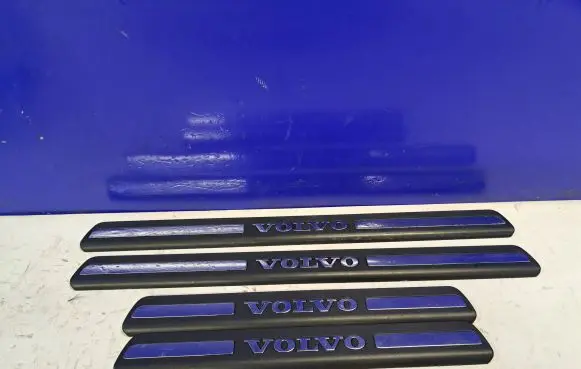 (A) pillar trim