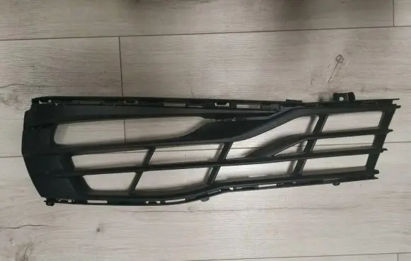 BMW 6 G32 Gran Turismo Front bumper lower grill 7415588