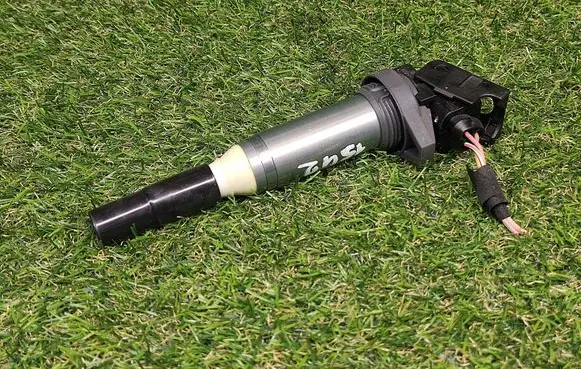 BMW 5 G30 G31 High voltage ignition coil 8611236 861123603