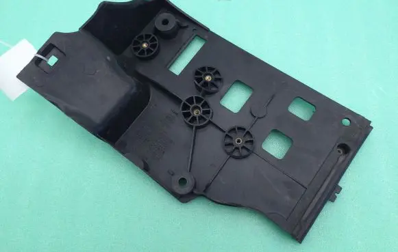 Land Rover Range Rover Sport L320 Battery tray DWM500021