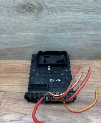 Volkswagen PASSAT Fuse module 3C0971249