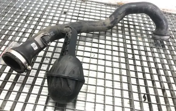 Air intake hose/pipe