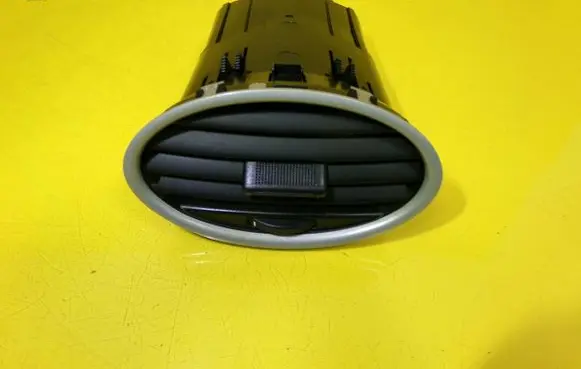 Ford Focus Dashboard side air vent grill/cover trim 4M51-A014L21-AD