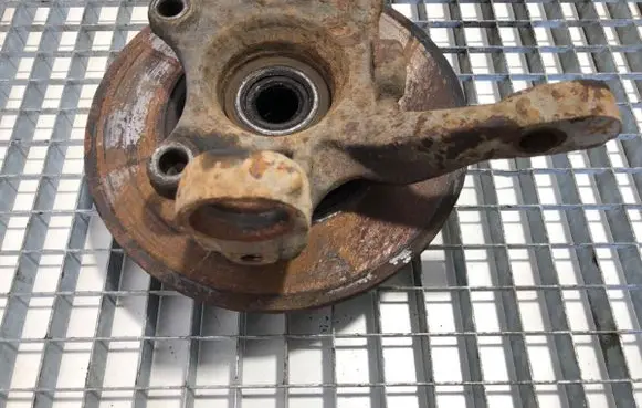 Volkswagen Transporter - Caravelle T4 Front wheel hub spindle knuckle 