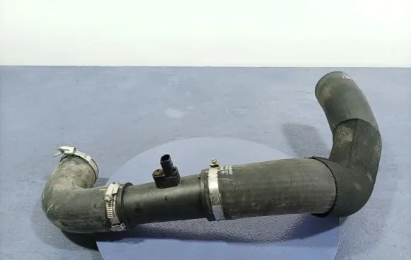 Audi Q7 4M Intake resonator 4M0145683A