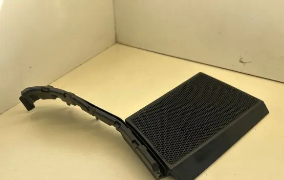 Side speaker trim/cover