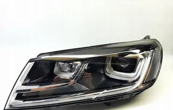 Volkswagen Touareg III Headlight/headlamp 7P1941751B