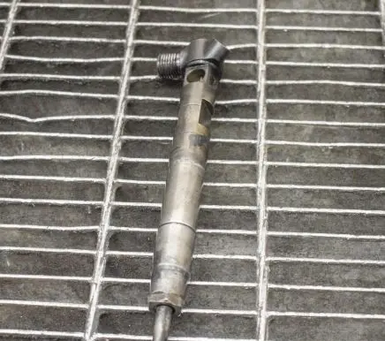 Mercedes-Benz C W204 Fuel injector