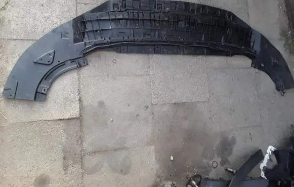 Audi RS Q8 Front bumper skid plate/under tray 4M8807611C