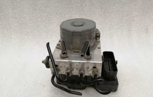 Mercedes-Benz A W176 ABS Pump A1764311712