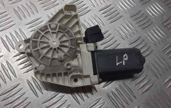Mercedes-Benz A W169 Front door window regulator with motor A1698201742