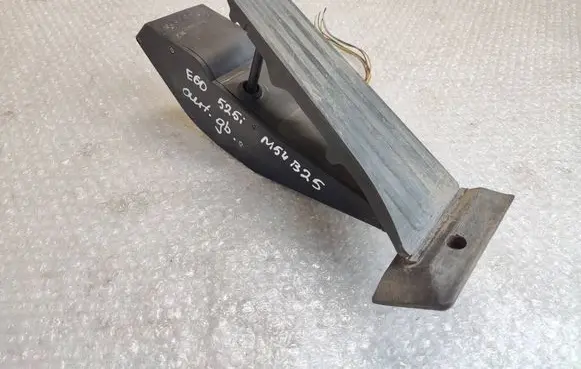 BMW 5 E60 E61 Accelerator throttle pedal 6766930 35406766930 676693001
