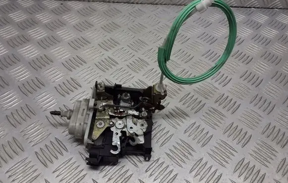 Audi A3 S3 8L Front door lock 8L1837016