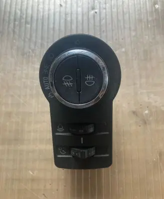 Chevrolet Trax Light switch 95297439