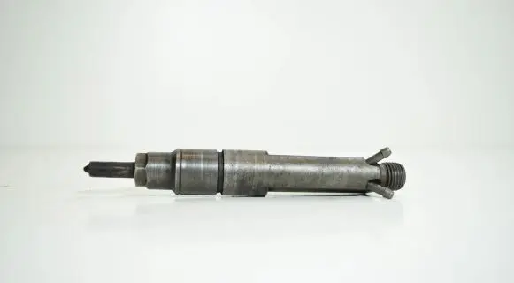 Audi A6 S6 C4 4A Fuel injector 028130202J