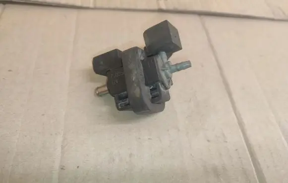 Citroen C5 Turbo solenoid valve 70058501