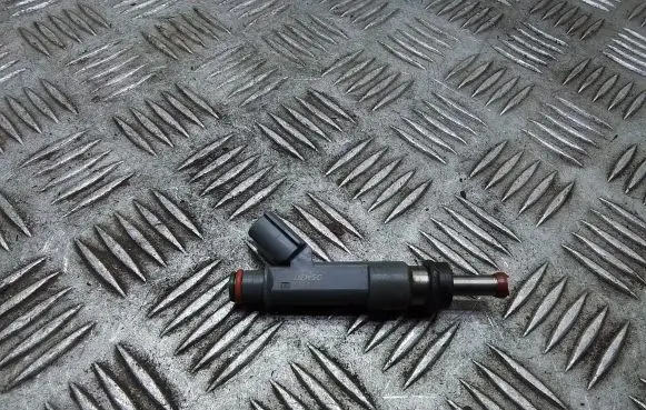 Toyota C-HR I Fuel injector 232500T110