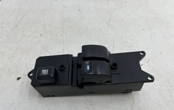 Mitsubishi Colt Electric window control switch 8608a076