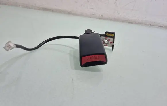 KIA Rio Rear seatbelt buckle 