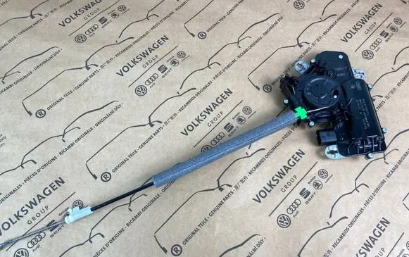 Volkswagen Golf VIII Tailgate boot lock/latch motor 3G0827887C