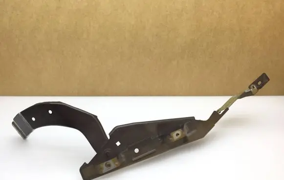 Citroen C4 II Picasso Fender mounting bracket 1716 9801669580