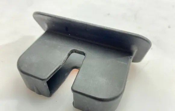 Audi A6 C7 Tailgate/boot lid lock trim 4H0827520