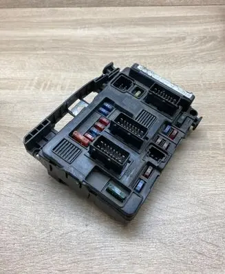 Citroen C5 Fuse module 