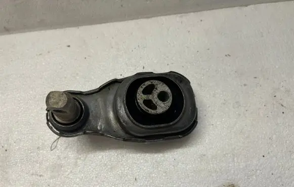 Mercedes-Benz GLB x247 Engine mount vacuum valve a1772402700