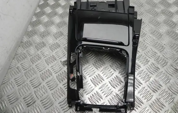 Hyundai Kona I Climate control/heater control trim 84631J7900