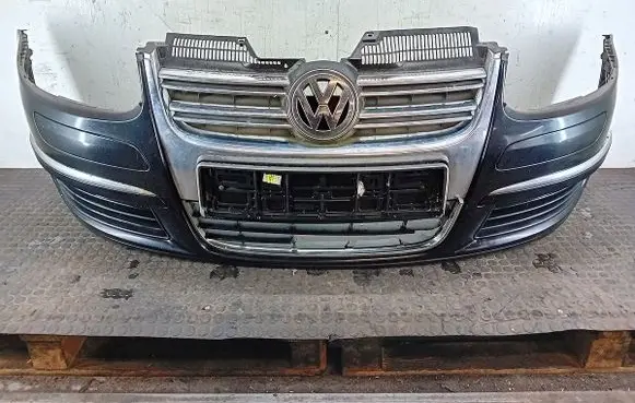 Volkswagen Golf V Front bumper LC9X